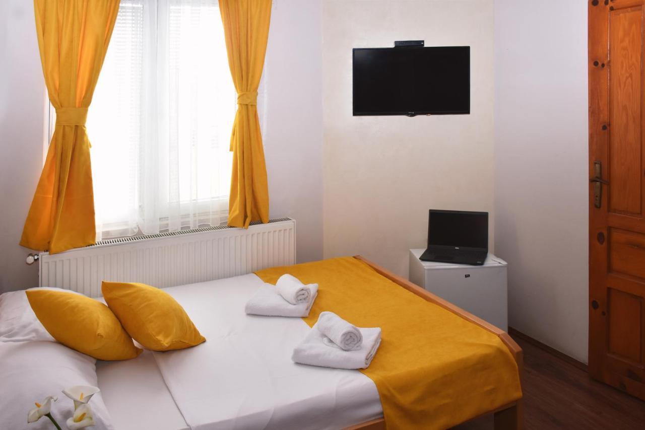 Guest House Villa Mir Κραγκούγιεβατς Εξωτερικό φωτογραφία