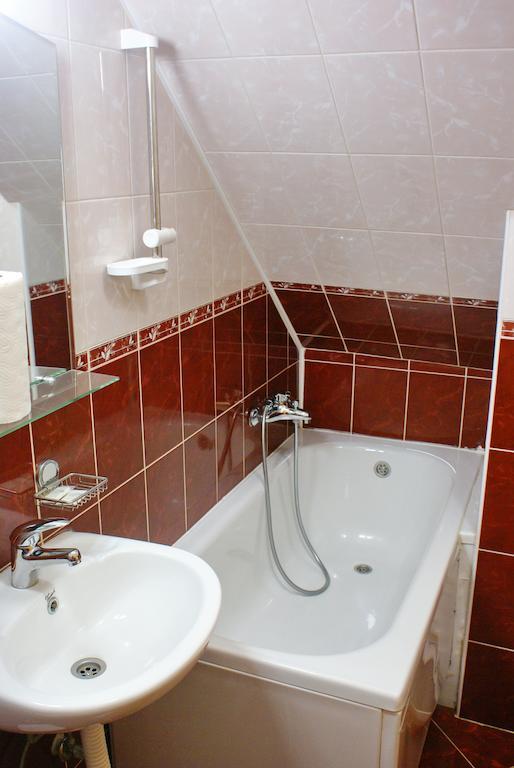 Guest House Villa Mir Κραγκούγιεβατς Δωμάτιο φωτογραφία